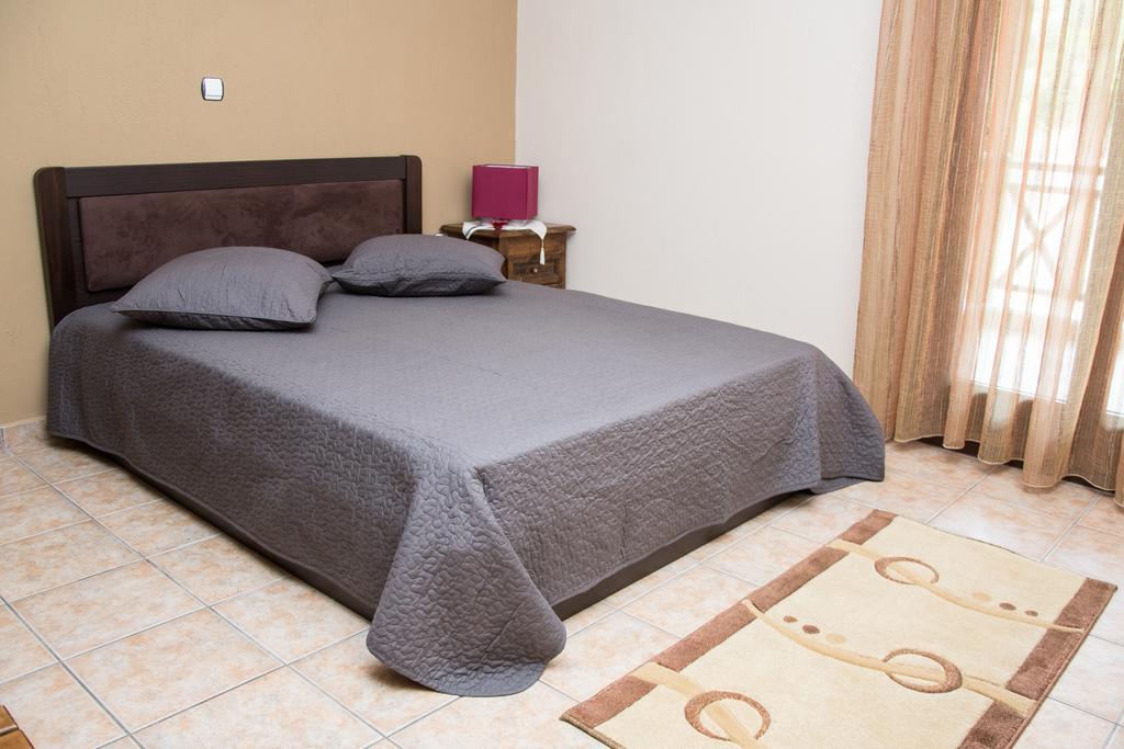 Dione Apartments Ouranoupoli Exteriör bild